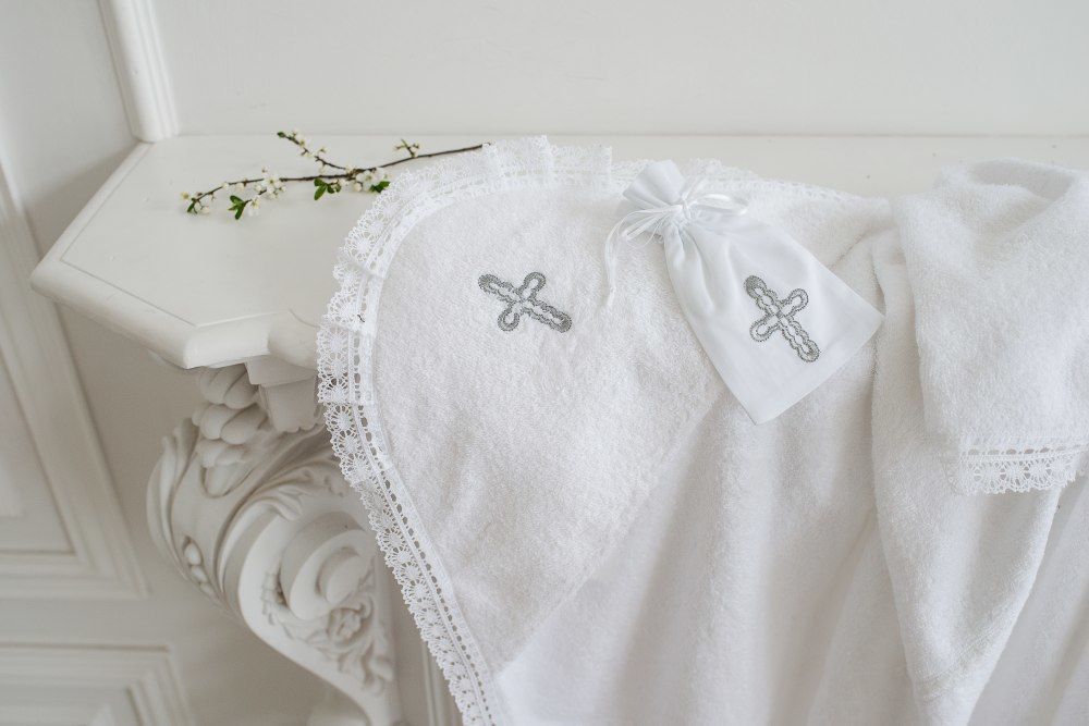 красивый фон крещение. набор для крещения мальчика. пряники крестным родителям на крестины. подарок на крестины для девочки. игрушки на крестины.