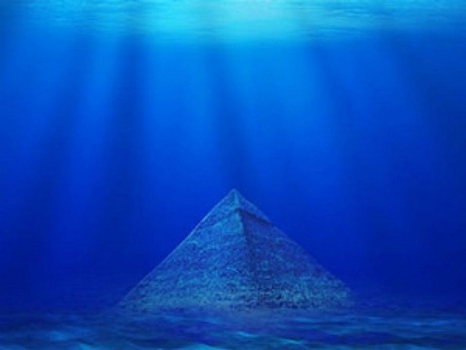 Пирамиды под водой